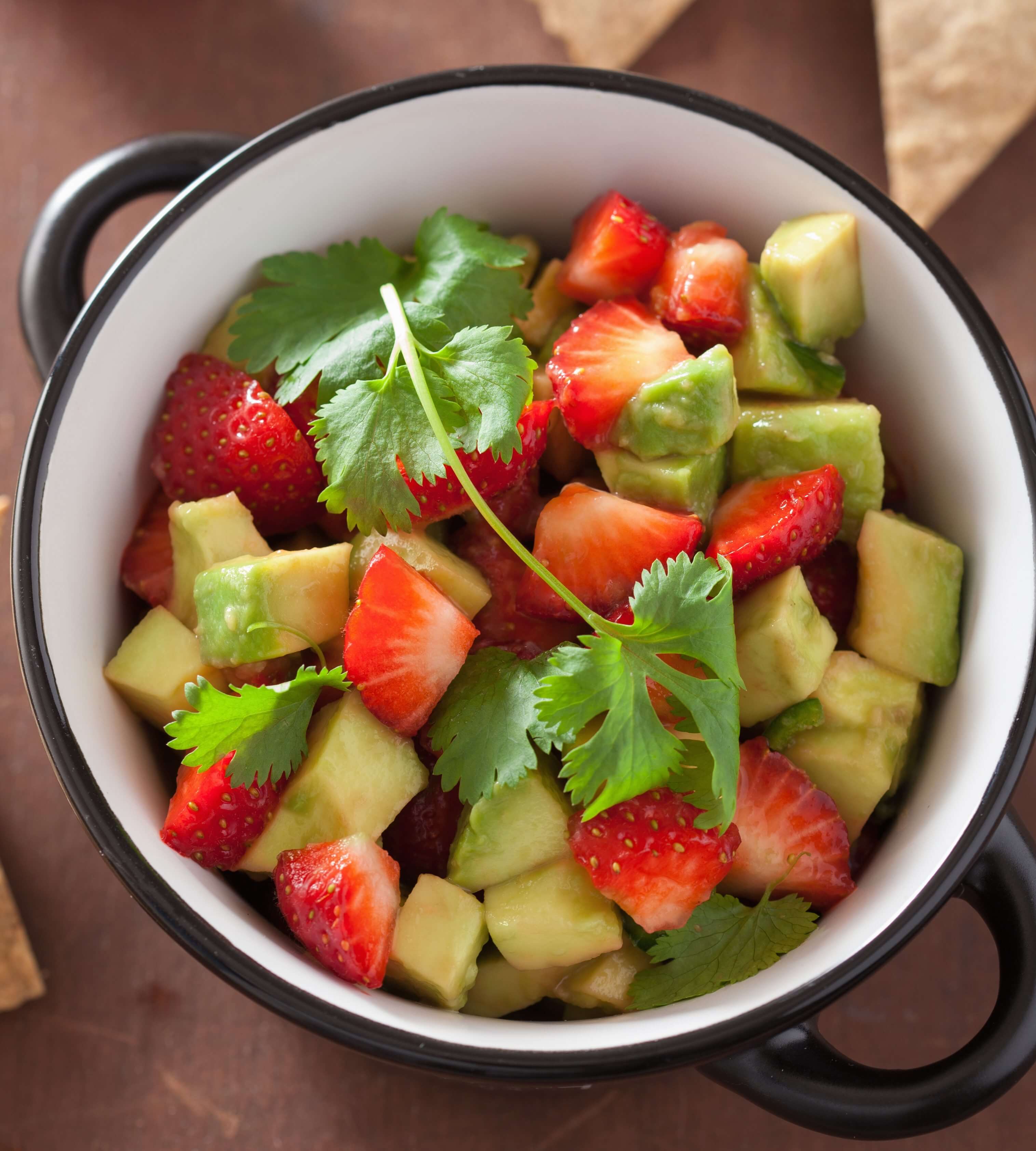 avocado strawberry salsa with tortilla chips